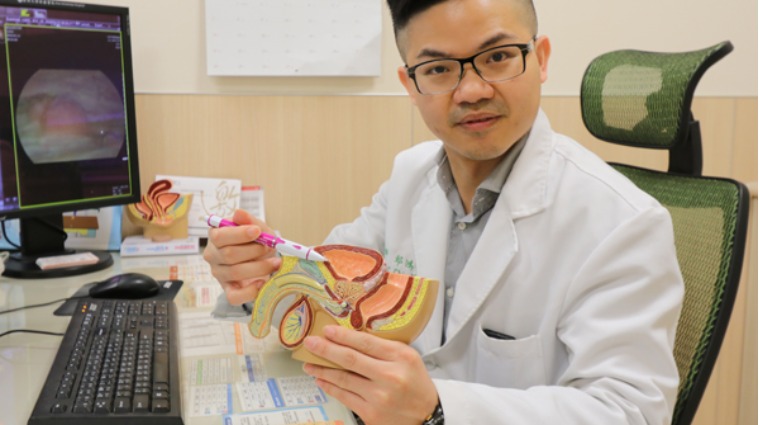 亞洲大學附屬醫院泌尿科主治醫師邱鴻傑 亞洲大學附屬醫院泌尿科主治醫師邱鴻傑
