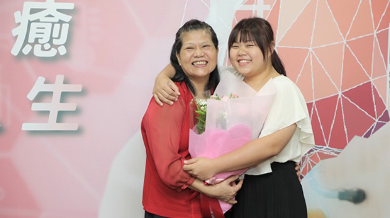 患者母女相擁 患者母女相擁