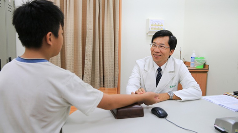 花蓮慈濟醫院中醫部兒科主任楊成湛 花蓮慈濟醫院中醫部兒科主任楊成湛
