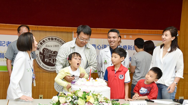 台大兒童醫院醫療團隊為小病友慶重生 台大兒童醫院醫療團隊為小病友慶重生