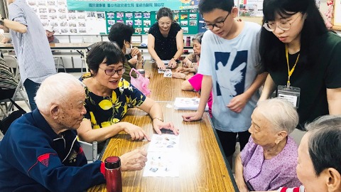 桌遊遊戲-飲食碰碰樂