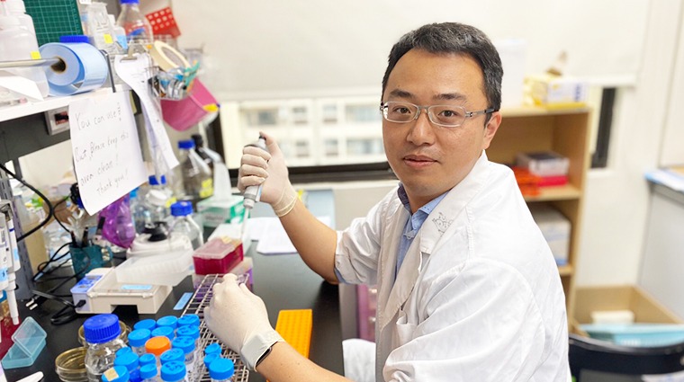 論文第一作者周士傑博士 論文第一作者周士傑博士
