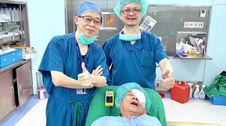 中國醫藥大學新竹附設醫院眼科主任陳瑩山(左) 中國醫藥大學新竹附設醫院眼科主任陳瑩山(左)