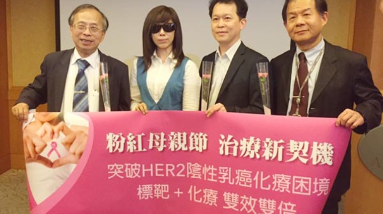 吳小姐與高雄小港醫院醫療團隊 吳小姐與高雄小港醫院醫療團隊