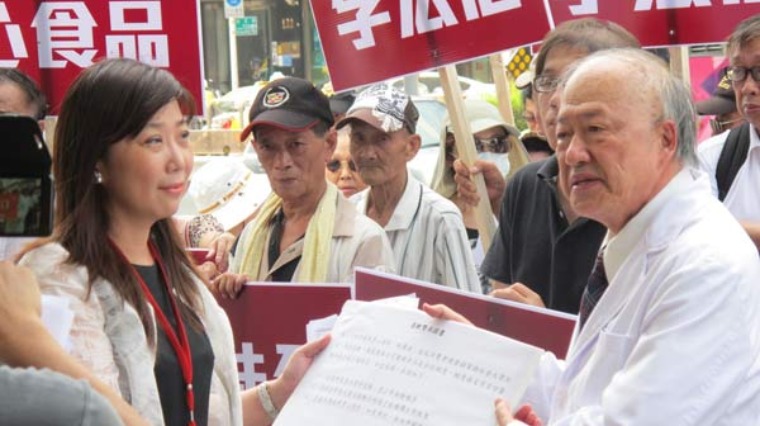 李宏信醫師(右) 李宏信醫師(右)