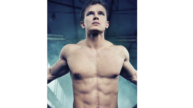 不上健身房　也能打造王字腹肌