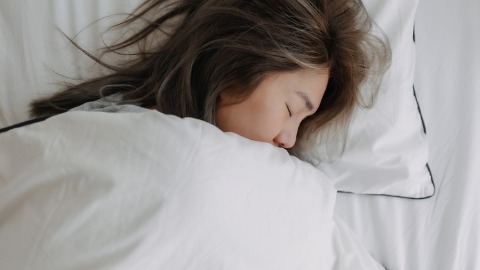 假日補眠會惡性循環？ 研究證實周末補眠降心臟病風險