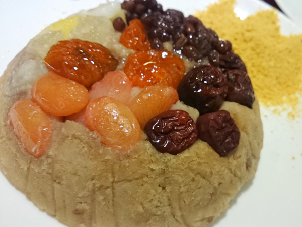 八寶芋泥,由綿細的軟糯米而製成,適合做為飯後甜點。 八寶芋泥,由綿細的軟糯米而製成,適合做為飯後甜點。